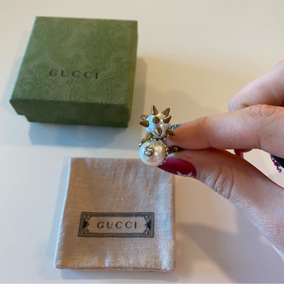 Gucci Faux Pearl Spike Ball Ring - Picture 5 of 13